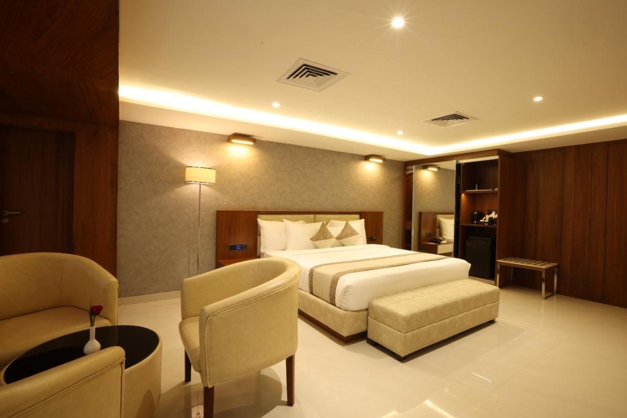 Royal Plaza Suites By Rak Rooms, Mangaluru Mangalore Exterior foto